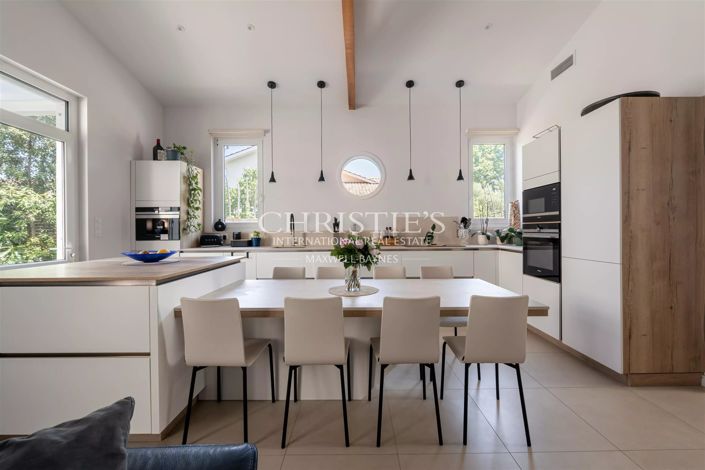 Image No.9-3 Bed House for sale