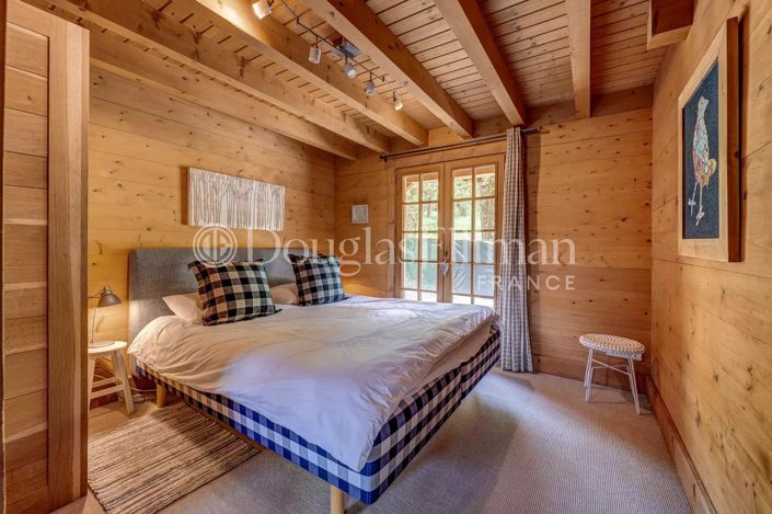 Image No.10-5 Bed House for sale