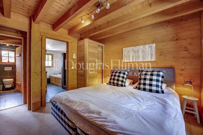 Image No.11-5 Bed House for sale