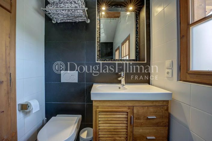 Image No.13-5 Bed House for sale