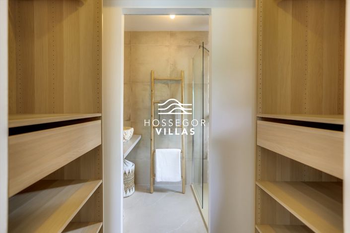 Image No.11-4 Bed House for sale
