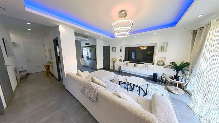 Image No.2-4 Bed House for sale