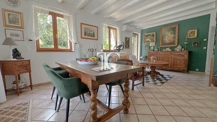 Image No.10-3 Bed House for sale