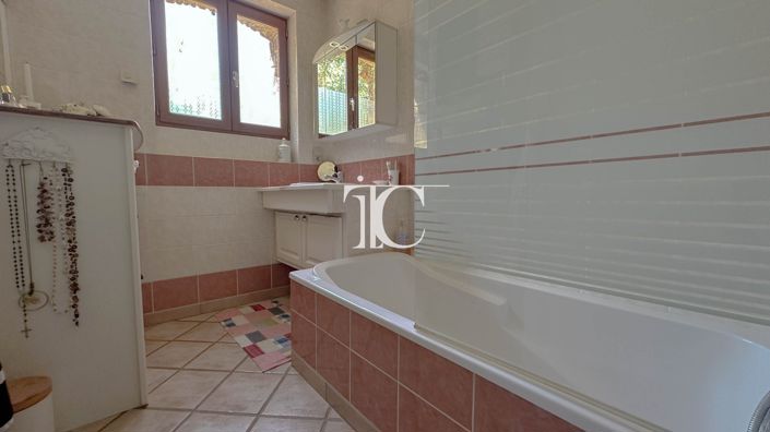 Image No.12-3 Bed House for sale