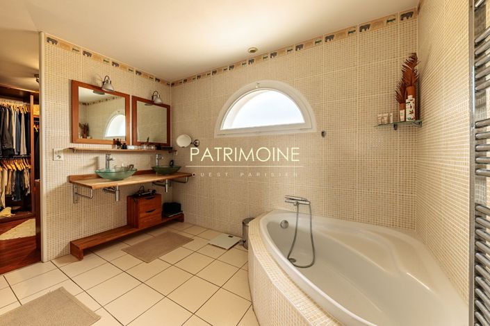 Image No.15-4 Bed House for sale