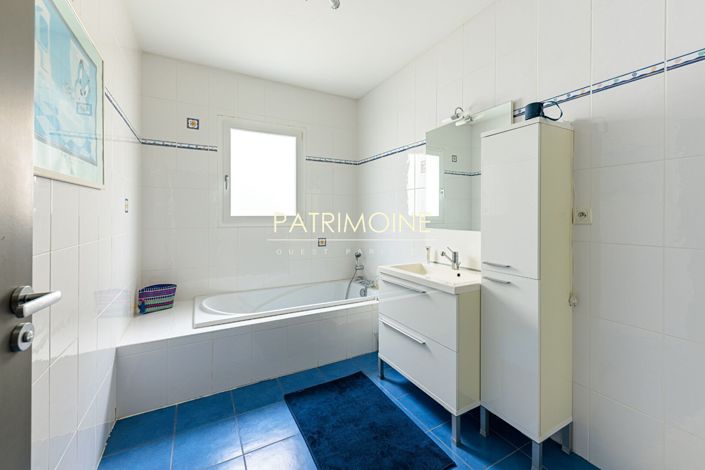 Image No.16-4 Bed House for sale