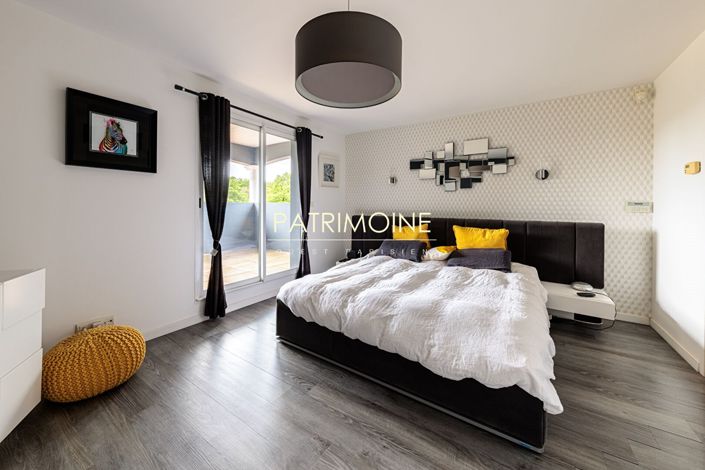 Image No.6-4 Bed House for sale