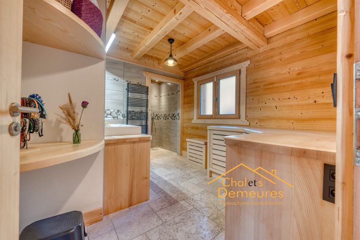 Image No.3-4 Bed House for sale