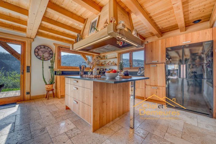 Image No.8-4 Bed House for sale
