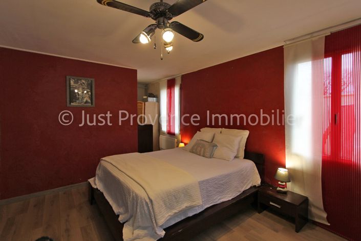 Image No.10-3 Bed House for sale