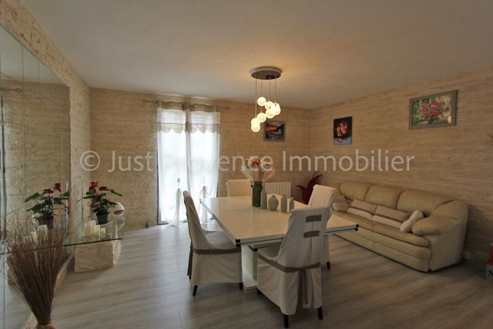 Image No.3-3 Bed House for sale