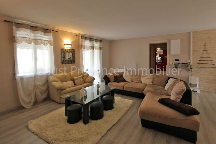 Image No.7-3 Bed House for sale