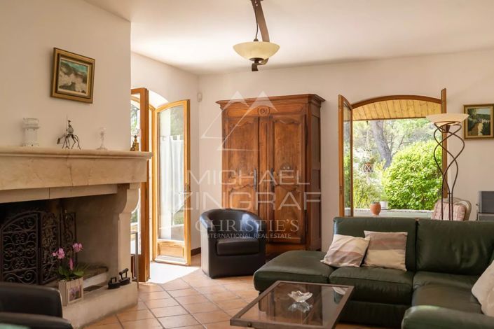Image No.5-5 Bed House for sale