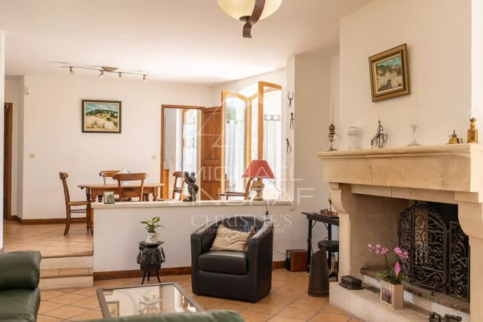 Image No.6-5 Bed House for sale