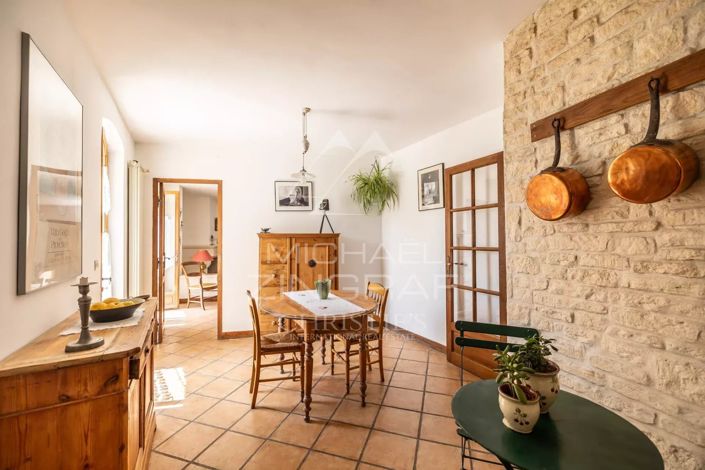 Image No.7-5 Bed House for sale