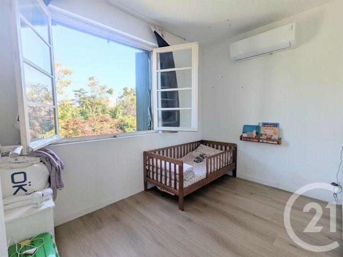 Image No.15-3 Bed House for sale