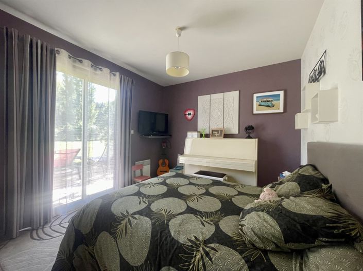 Image No.12-3 Bed House for sale