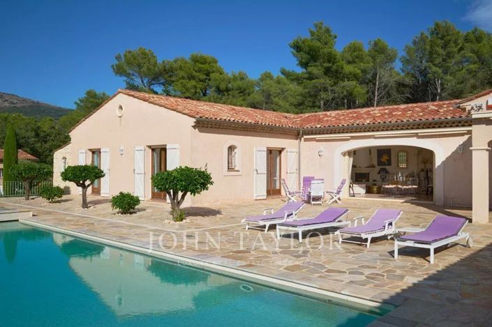 Image No.10-5 Bed House for sale