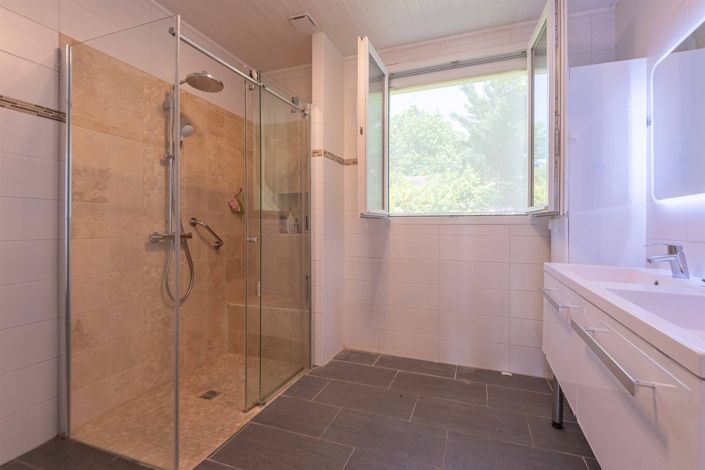 Image No.10-4 Bed House for sale