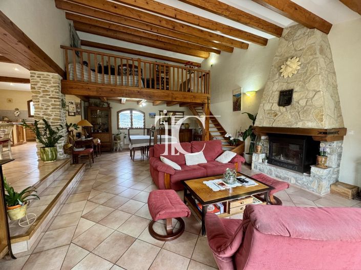 Image No.6-3 Bed House for sale