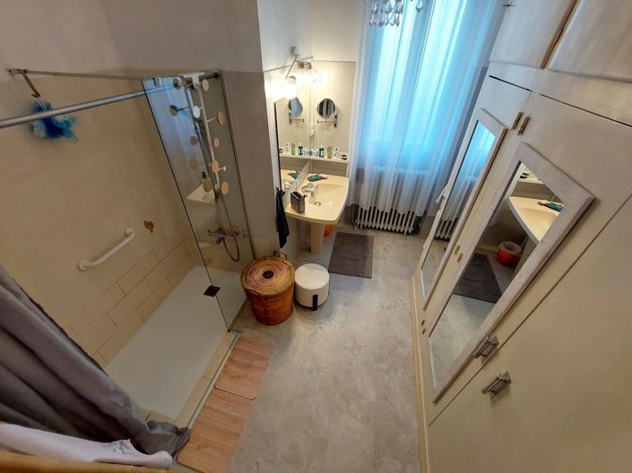 Image No.13-Propriété de 4 chambres à vendre