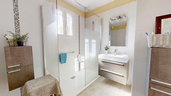 Image No.13-4 Bed House for sale
