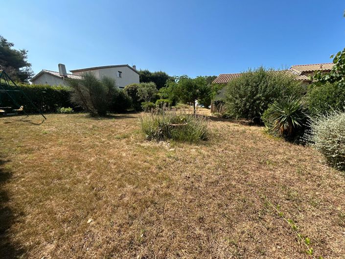 Image No.2-4 Bed House for sale