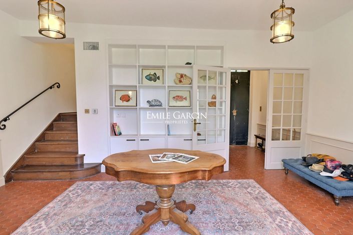 Image No.7-6 Bed House for sale