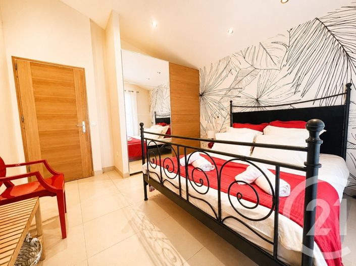 Image No.11-5 Bed House for sale
