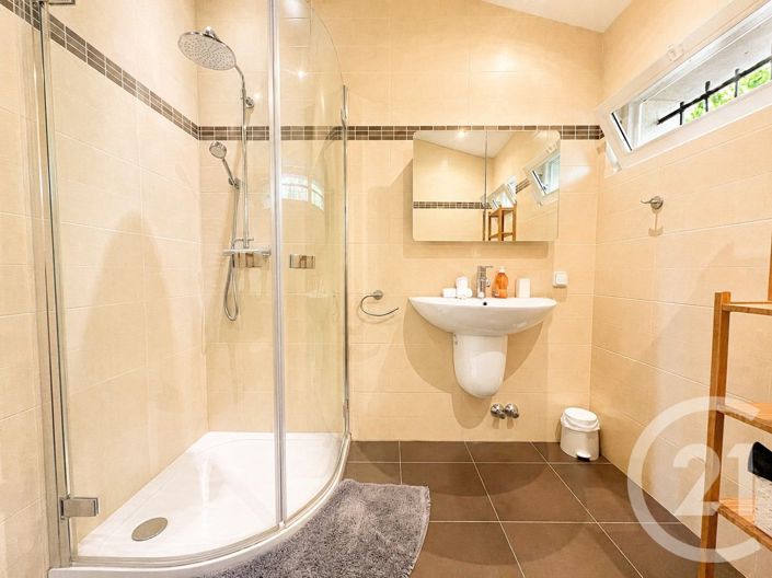 Image No.12-5 Bed House for sale