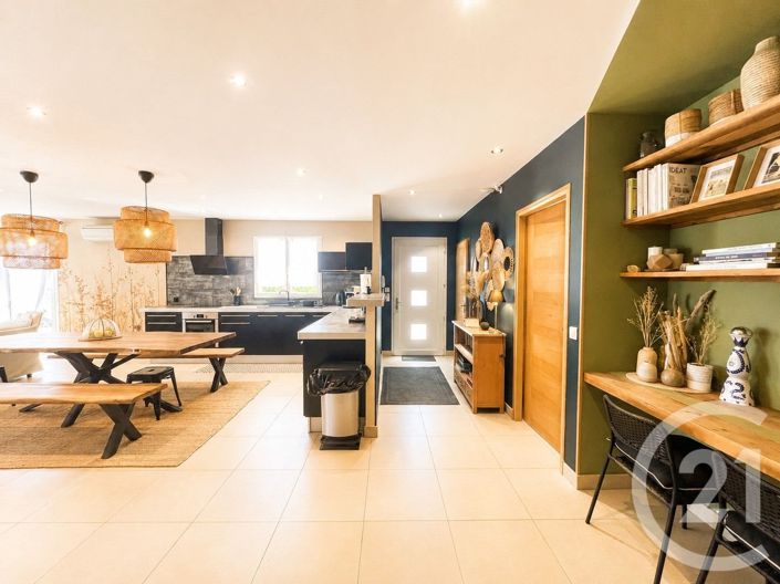 Image No.15-5 Bed House for sale
