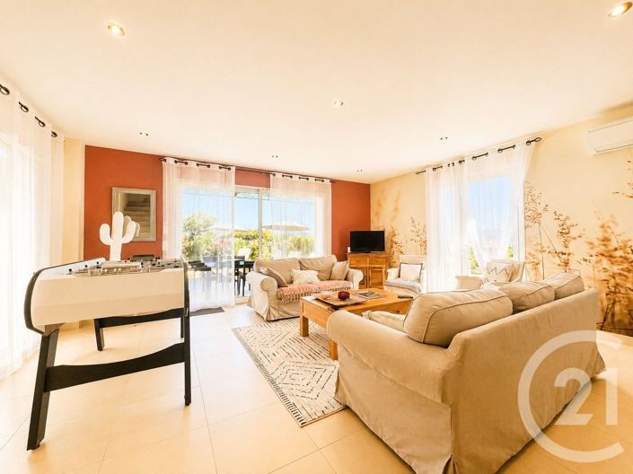 Image No.17-5 Bed House for sale