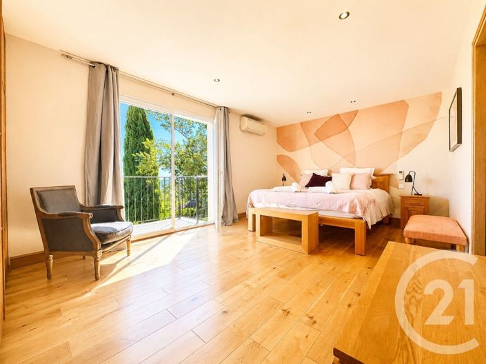 Image No.18-5 Bed House for sale
