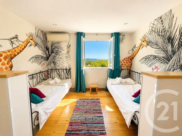 Image No.21-5 Bed House for sale