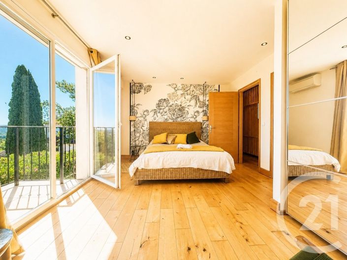 Image No.24-5 Bed House for sale