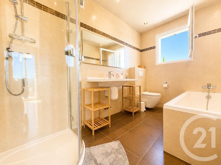Image No.25-5 Bed House for sale