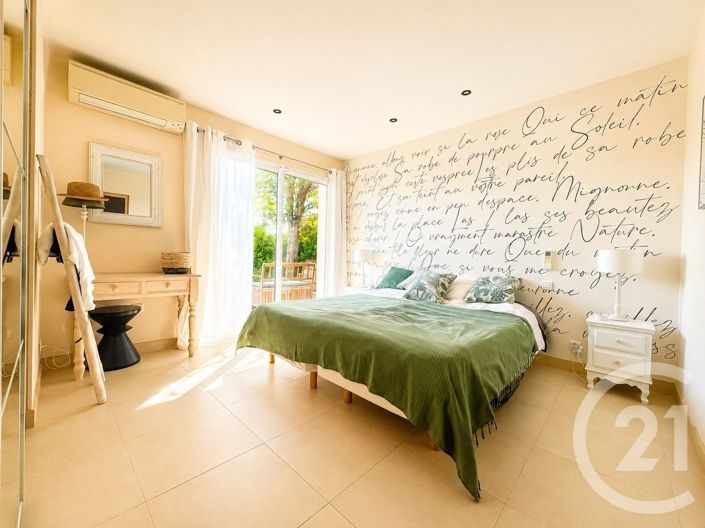 Image No.7-5 Bed House for sale