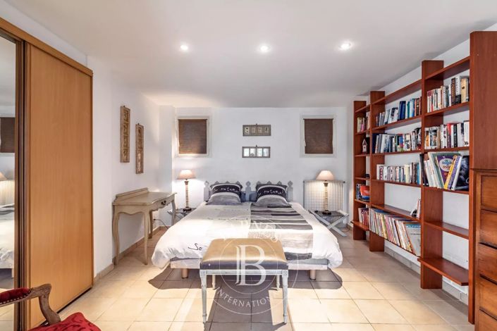 Image No.10-4 Bed House for sale