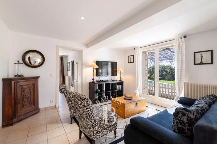 Image No.12-4 Bed House for sale