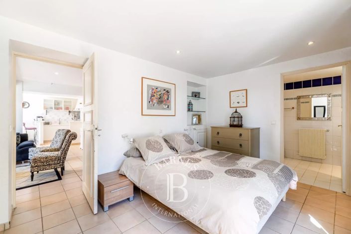 Image No.13-4 Bed House for sale