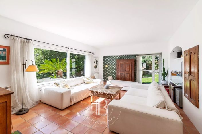 Image No.4-4 Bed House for sale