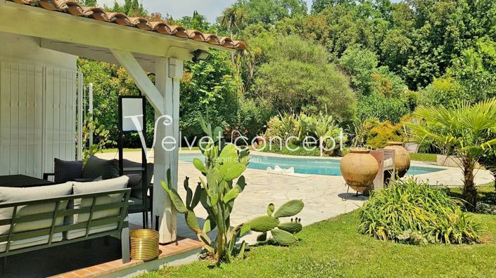 Image No.5-6 Bed House for sale