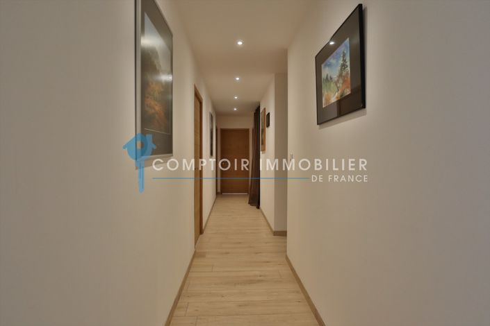 Image No.18-4 Bed House for sale