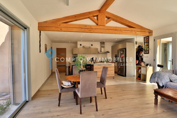 Image No.8-4 Bed House for sale