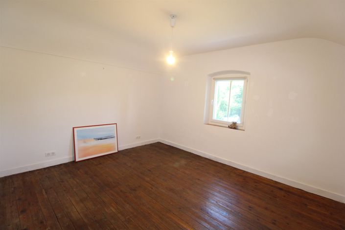 Image No.6-3 Bed House for sale