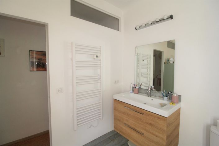 Image No.9-3 Bed House for sale
