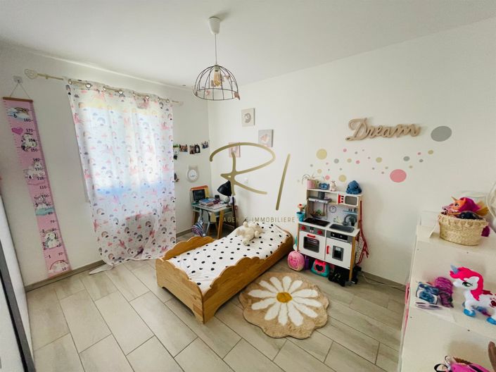 Image No.8-3 Bed House for sale
