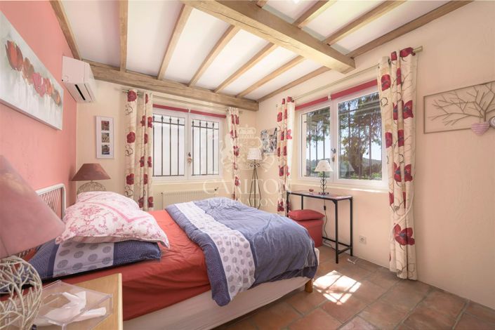 Image No.17-7 Bed House for sale