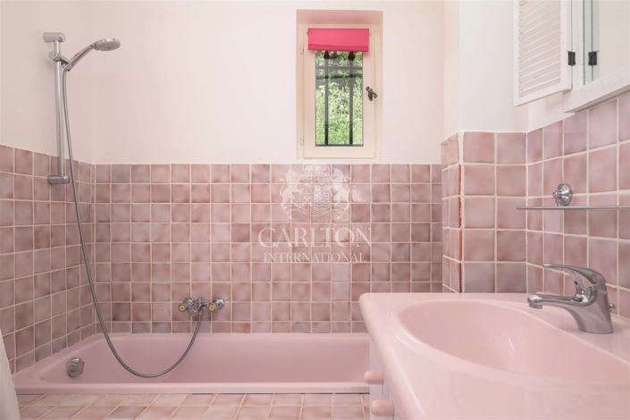 Image No.19-7 Bed House for sale