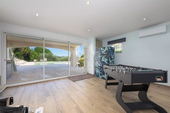 Image No.25-7 Bed House for sale